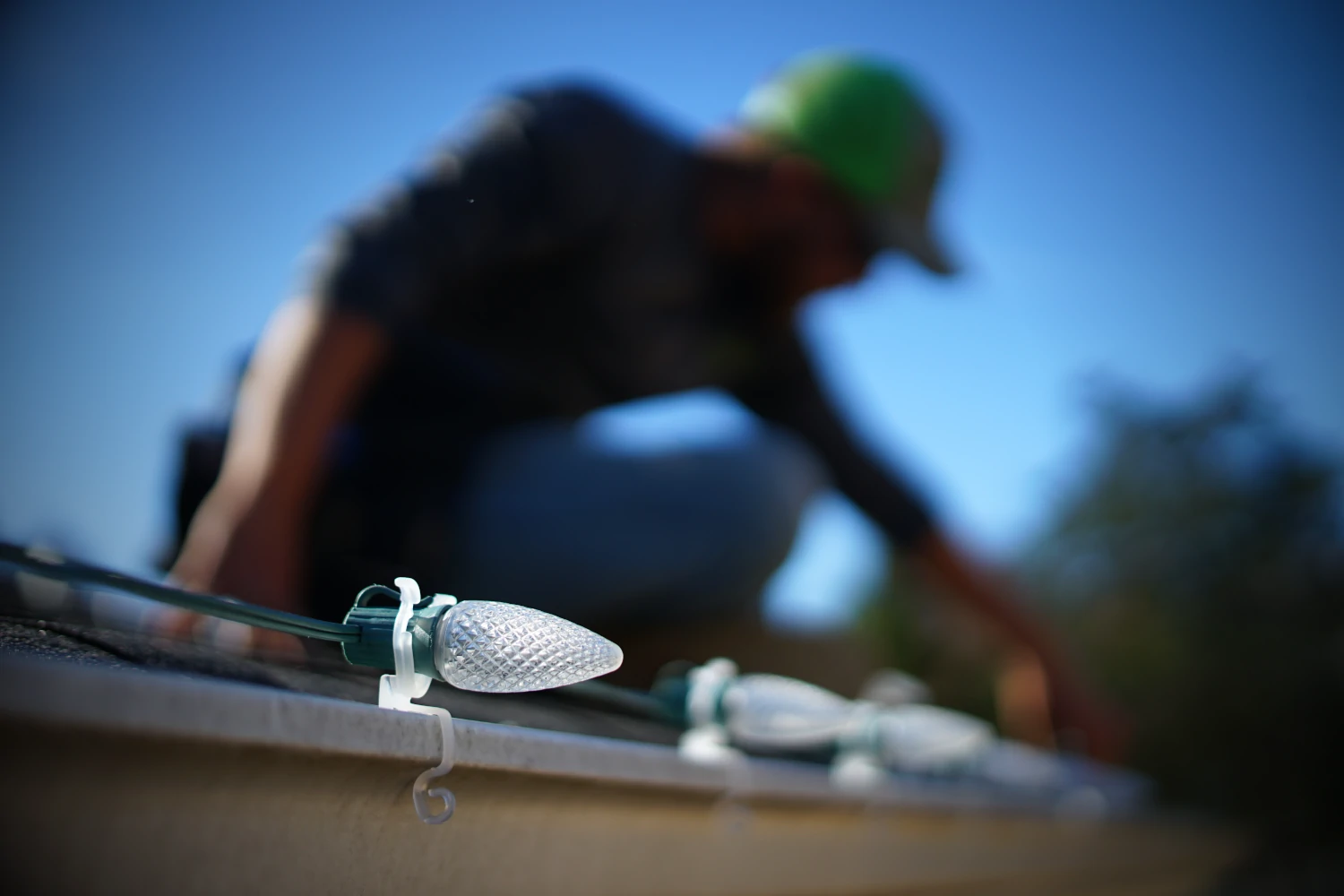 crosscut-professional-christmas-light-installation